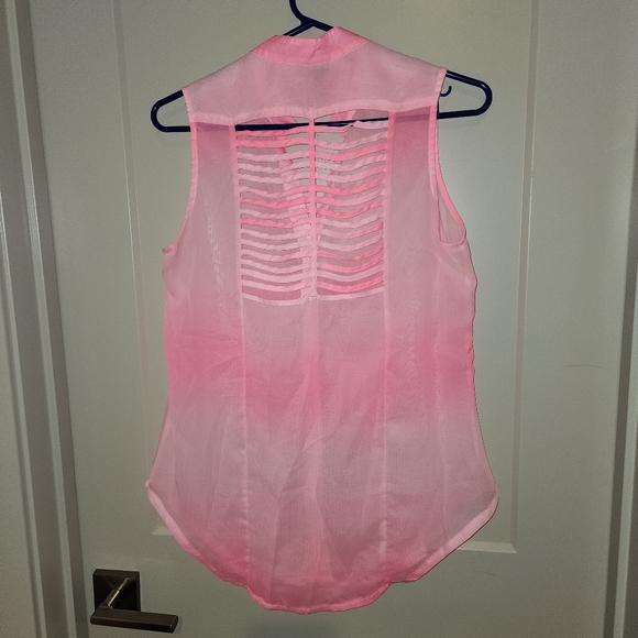 Pink Tank - Picture 2 of 3